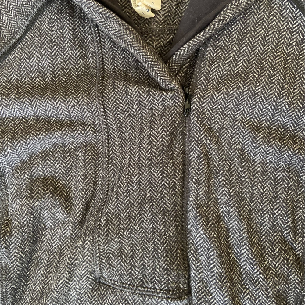 Black And White Lululemon Pullover Jacket In Size… - image 3